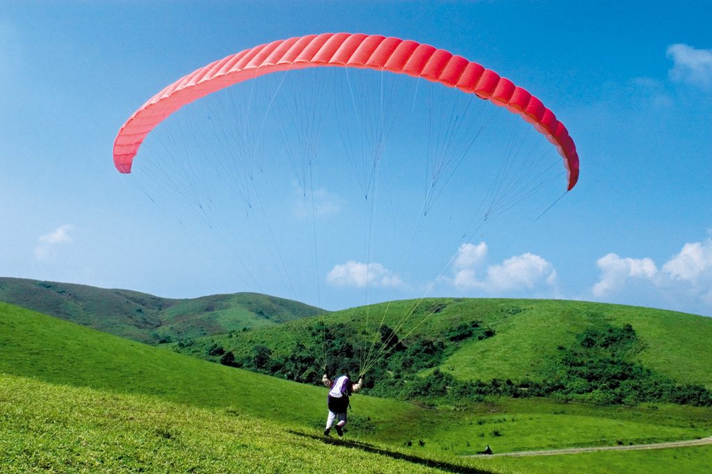 Paragliding in Darjeeling - Skysafar.com